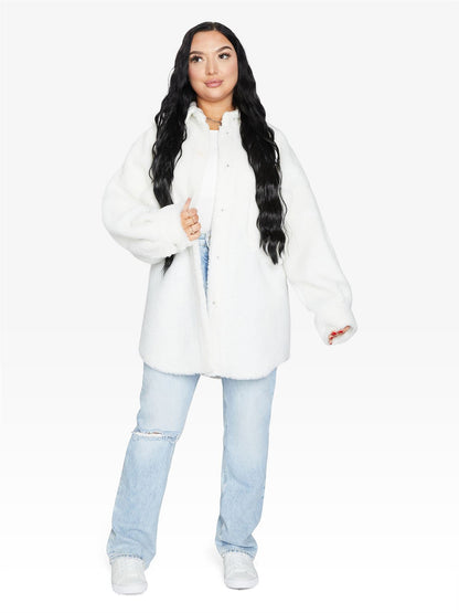 Rose Eleusis oversized patch pocket borg teddy shacket, cozy fleece jacket with large front pockets and plush texture.