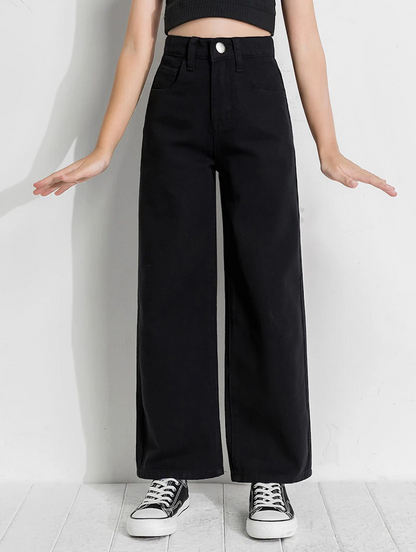 Black women’s high rise denim jeans by Ochre Ourea, showcasing a fitted silhouette and classic five-pocket design.