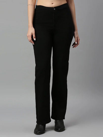 Women’s high rise black denim jeans by Ochre Ourea, size 32, with a fitted front and classic five-pocket style.