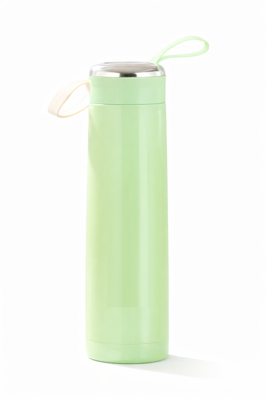 Violet Cassandra insulated stainless steel water bottle with a sleek design, perfect for keeping drinks cold or hot.