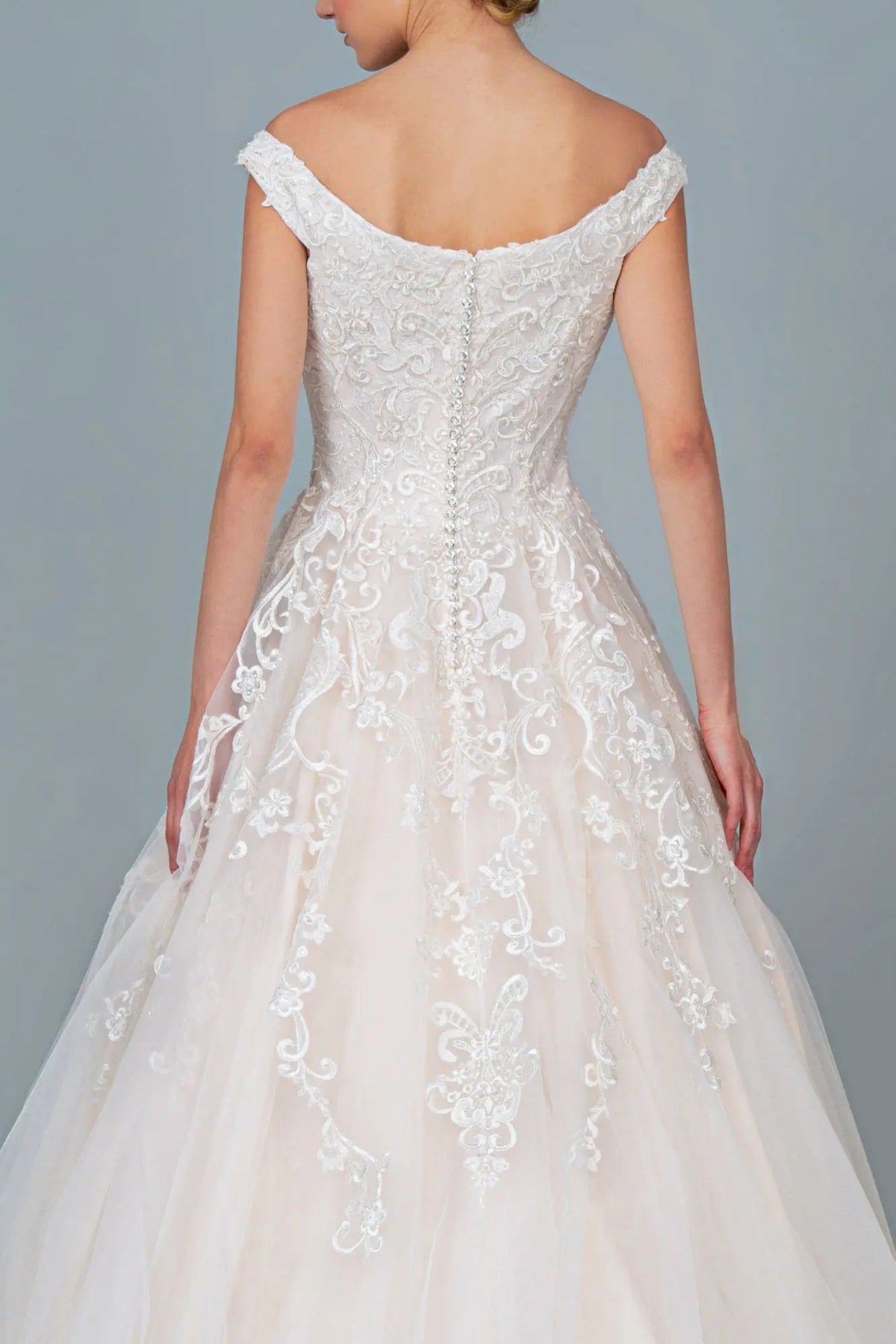 Wedding dresses/ivory cream embroidery embellished mesh a line wedding gown with tail GLGL1800