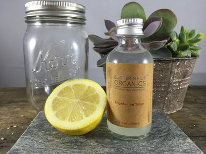 White Smokey organic brightening toner diffuser with a sleek bottle, designed to enhance home ambiance and promote a fresh, luminous atmosphere.