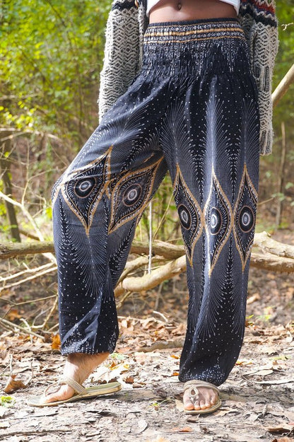 Black PEACOCK women&