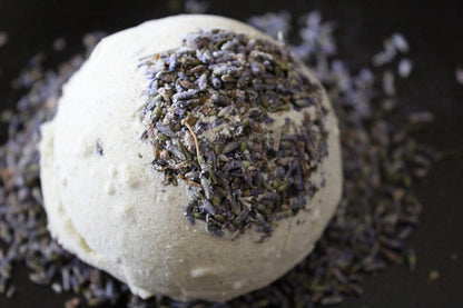 White Smokey Organic Calm Bomb lavender bath bomb in two sizes, relaxing bodycare product with lavender essential oils.