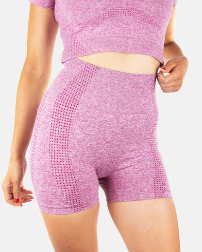 Pink Pear Juniper Damen Shorts with a dynamic design, featuring a comfortable fit and stylish look.