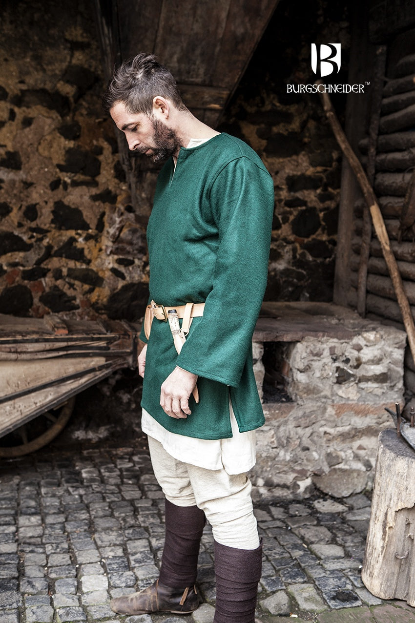 Azure Briseis Wool Tunic in Lodin Green, featuring a stylish design perfect for festivals and parties.
