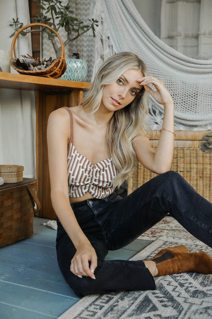 Periwinkle Aether Chic Mod Lines Contour Brami in brown, showcasing its stylish and comfortable accessories design.