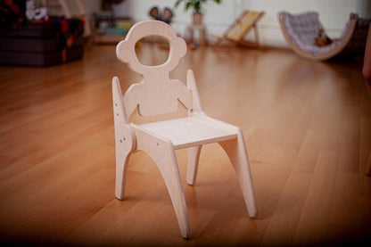 Red Oceanus Montessori table and chair set for kids, featuring a wooden table with matching child-sized chairs for learning and play.