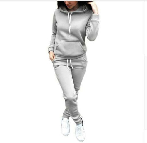 Women’s wine-colored athletic sport suit with pullover top, perfect for autumn and winter workouts by Blue Charlie.