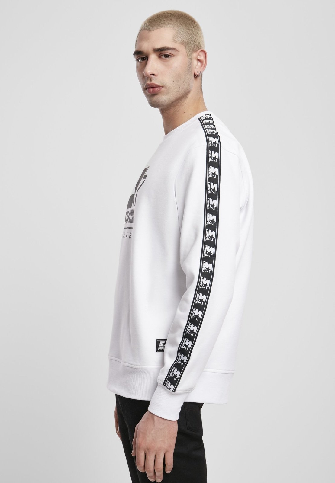 Callisto Starter Logo Taped Crewneck sweatshirt featuring a printed logo, ribbed cuffs, and a comfortable fit in a casual style.