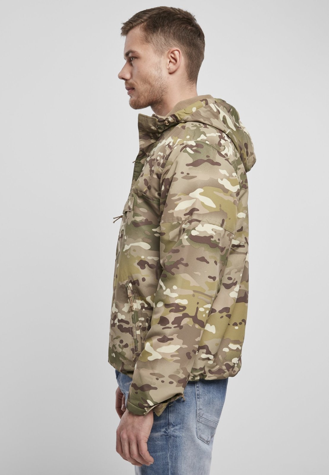 Callisto Essential Windbreaker in multiple colors, lightweight jacket with adjustable hood and zip closure, casual outdoorwear.